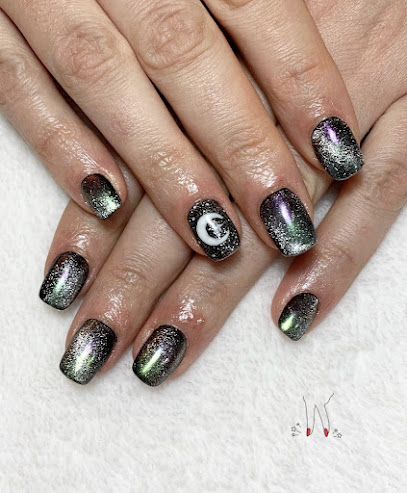 Kira Nails